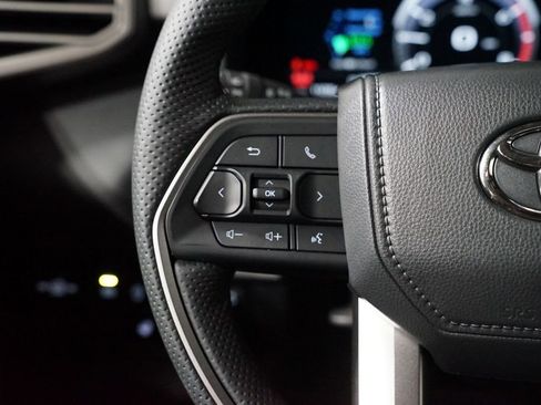 Used 2025 Toyota Tundra Limited image 16