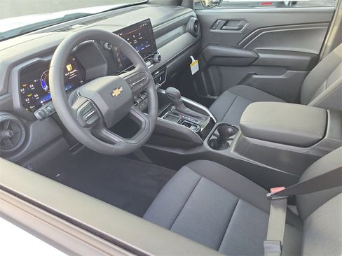 New 2026 Chevrolet Colorado W/T image 3