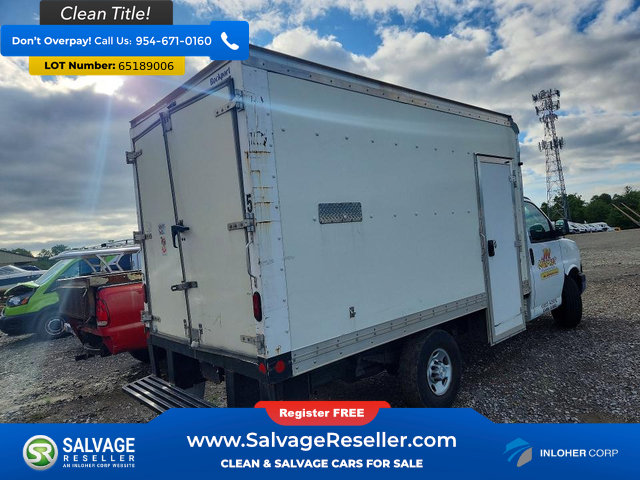 Used 2022 Chevrolet Express 3500 w/ Power Convenience Package RWD image 4