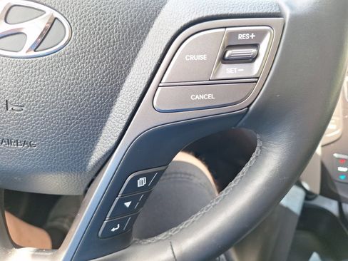 Used 2017 Hyundai Santa Fe FWD image 20