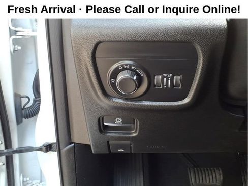 Used 2023 Jeep Grand Cherokee Altitude AWD/4WD image 14