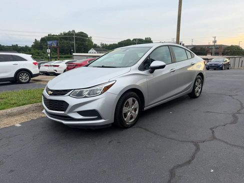Used 2017 Chevrolet Cruze LS FWD image 3