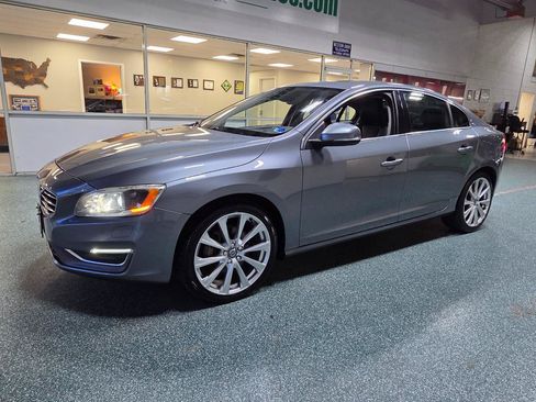 Used 2018 Volvo S60 T5 Inscription Platinum AWD/4WD image 3