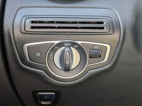 Used 2021 Mercedes-Benz GLC 300 image 18