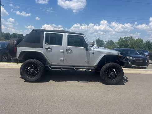 Used 2012 Jeep Wrangler Unlimited Sport AWD/4WD image 5