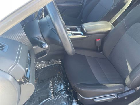 Used 2025 Nissan Sentra SV image 34