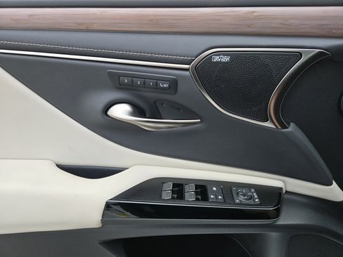 Certified 2024 Lexus ES 350 Ultra Luxury w/ Accessory Package (Z2) image 11