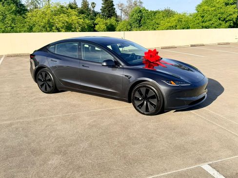 Used 2024 Tesla Model 3 Standard Range RWD image 7