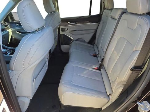 Used 2022 Jeep Grand Cherokee Overland image 21