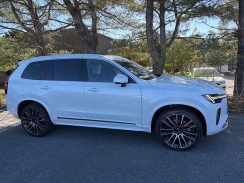 New 2026 Volvo XC90 B6 Plus w/ Protection Package Premier AWD/4WD image 2