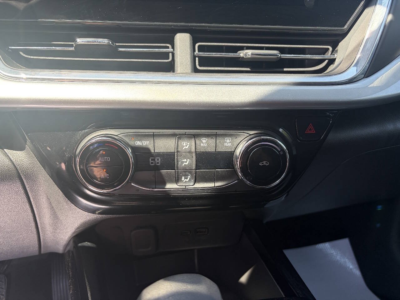 Used 2024 Chevrolet Trax LT FWD image 22