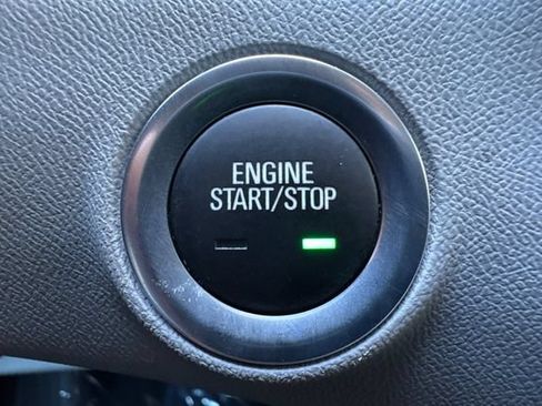 Used 2024 GMC Terrain SLE FWD image 34