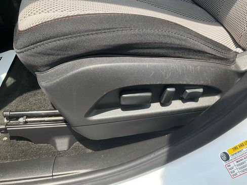 Used 2017 Chevrolet Equinox LT w/ Convenience Package FWD image 25