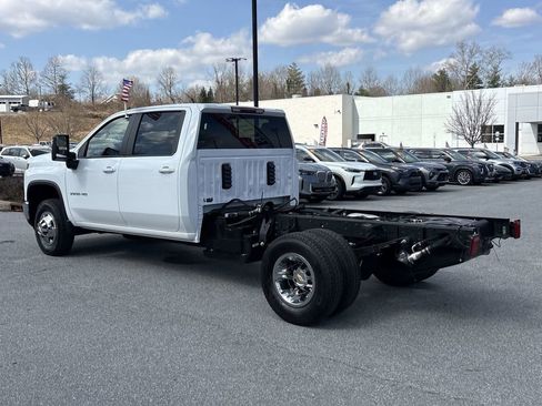 New 2026 Chevrolet Silverado 3500 LT image 6