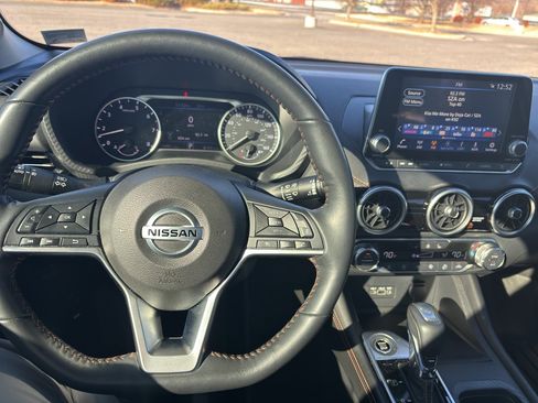 Used 2022 Nissan Sentra SR w/ Trunk Package image 9