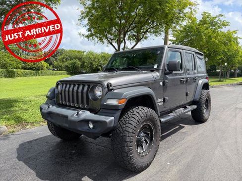 Used 2018 Jeep Wrangler Unlimited Sport S AWD/4WD image 2