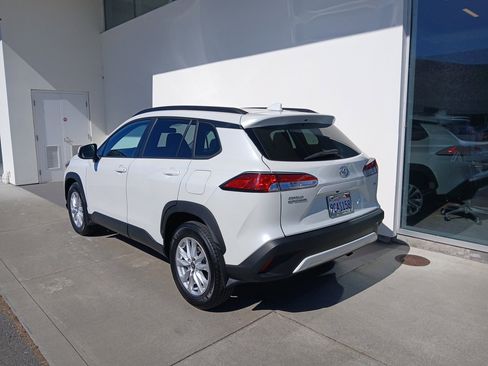 Used 2022 Toyota Corolla Cross LE image 6