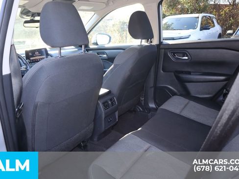 Used 2024 Nissan Rogue SV image 18