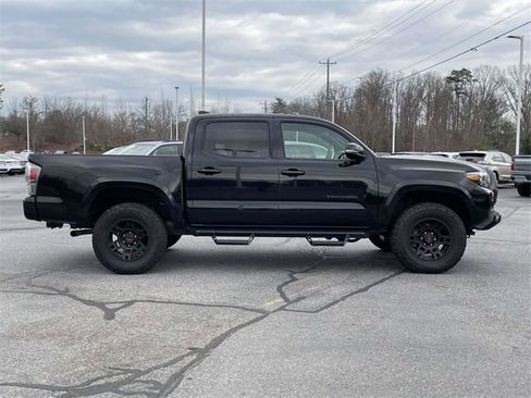 Used 2022 Toyota Tacoma TRD Sport image 6