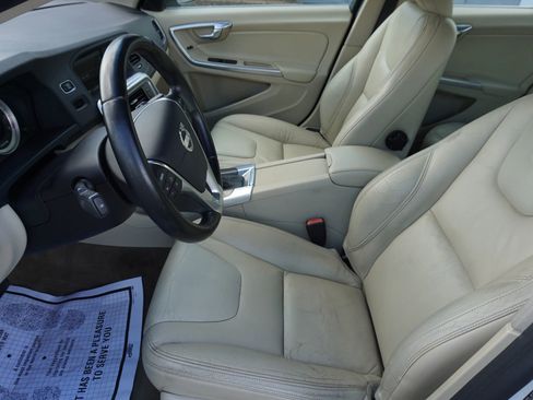 Used 2013 Volvo S60 T5 image 23