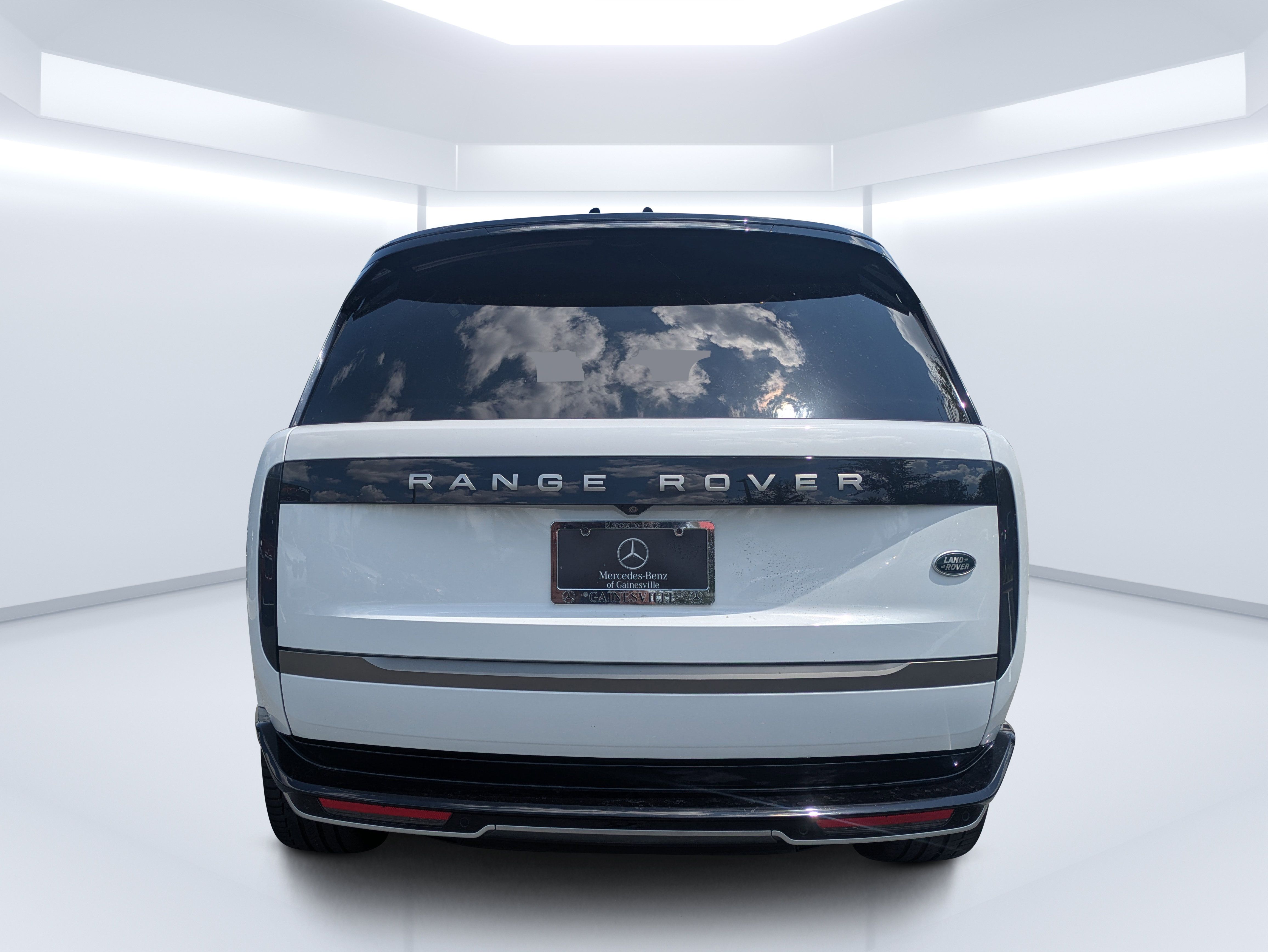Used 2023 Land Rover Range Rover SE AWD/4WD image 4