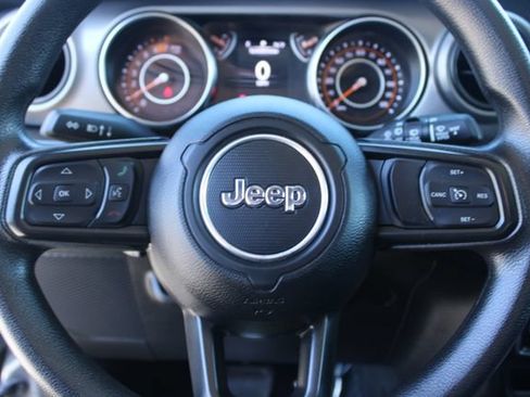 Used 2022 Jeep Wrangler Unlimited Sport AWD/4WD image 17