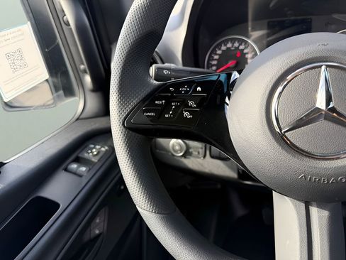Used 2025 Mercedes-Benz Sprinter 2500 image 13
