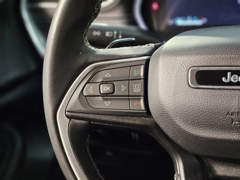 Used 2024 Jeep Grand Cherokee Altitude image 27