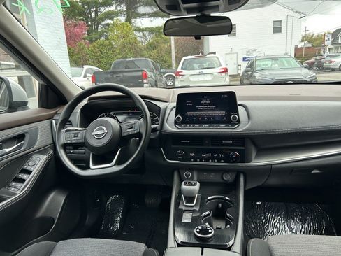 Used 2023 Nissan Rogue SV AWD/4WD image 23