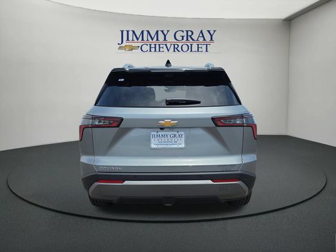 New 2026 Chevrolet Equinox LT w/ Convenience Package II FWD image 4