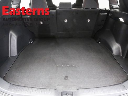 Used 2022 Toyota RAV4 SE AWD/4WD image 9