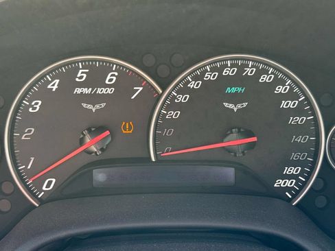 Used 2007 Chevrolet Corvette Coupe w/ Preferred Equipment Group RWD image 22