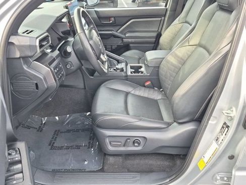 Certified 2025 Toyota 4Runner TRD Off-Road Premium AWD/4WD image 9