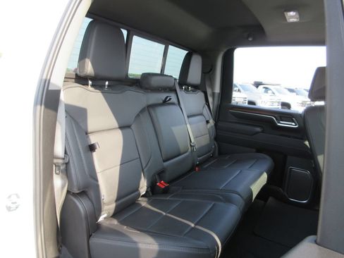 Used 2025 GMC Sierra 2500 Denali w/ Denali Reserve Package AWD/4WD image 28