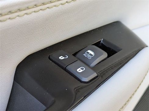 Used 2024 Jeep Wagoneer L Series II w/ Flexible Seating Group image 26