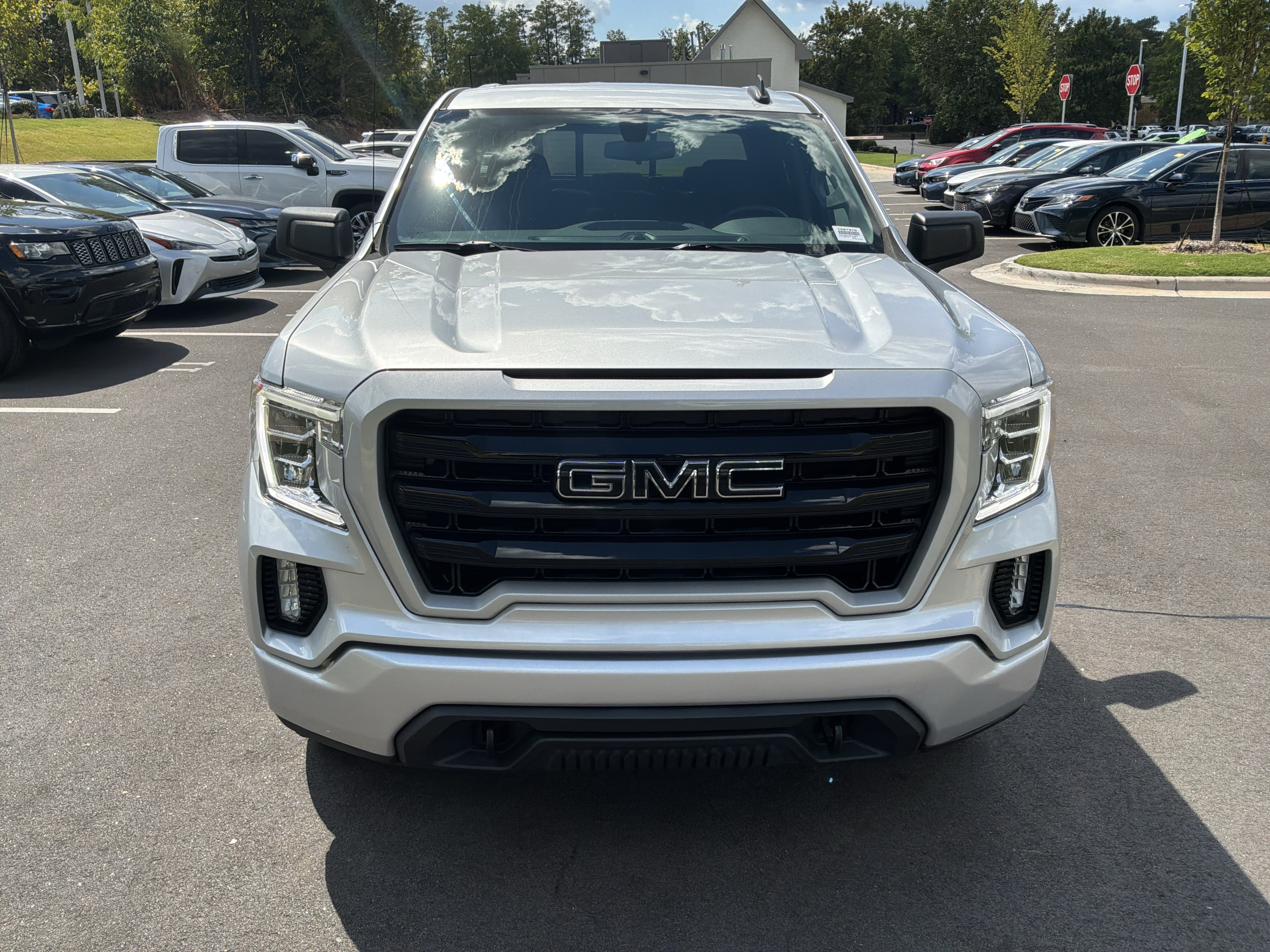 Used 2021 GMC Sierra 1500 Elevation w/ Preferred Package AWD/4WD image 3