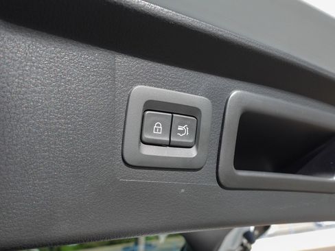 Used 2025 MAZDA CX-50 AWD 2.5 S w/ Premium Package image 25