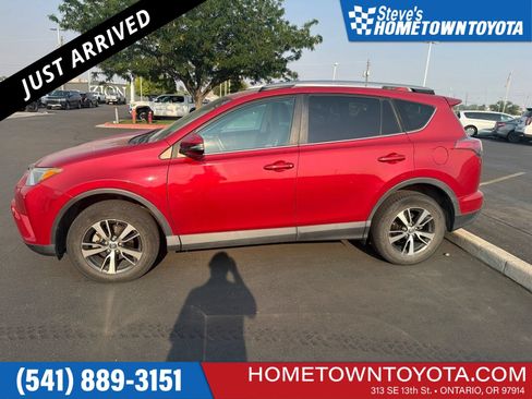 Used 2017 Toyota RAV4 XLE AWD/4WD image 1