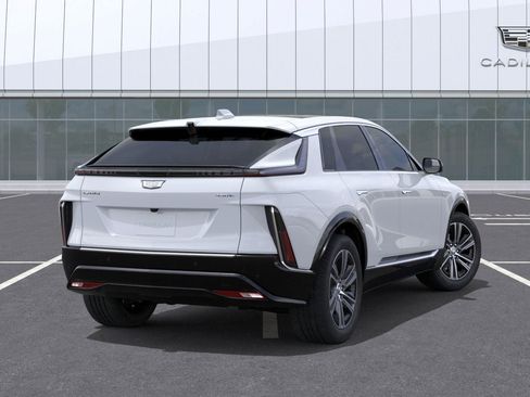 New 2026 Cadillac Lyriq Luxury w/ LPO, Floor Liner Package RWD image 33