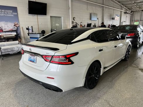 Used 2019 Nissan Maxima SR w/ Premium Package FWD image 3