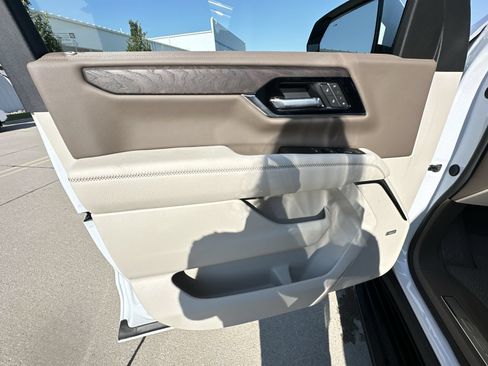 New 2026 GMC Yukon Denali w/ Advanced Technology Package AWD/4WD image 23