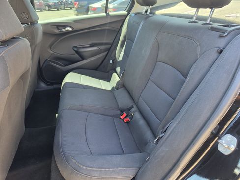 Used 2017 Chevrolet Cruze LS FWD image 19