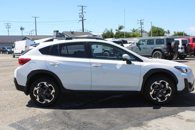 Used 2021 Subaru Crosstrek 2.5i Limited w/ Moonroof Package 2 AWD/4WD image 3