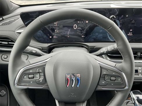 Used 2025 Buick Envista Preferred w/ Convenience I Package image 19
