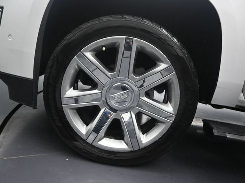 Used 2019 Cadillac Escalade Premium Luxury RWD image 14