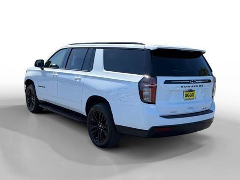 Used 2024 Chevrolet Suburban RST w/ Luxury Package image 3
