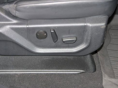 Used 2024 Ford Expedition Max XLT image 29