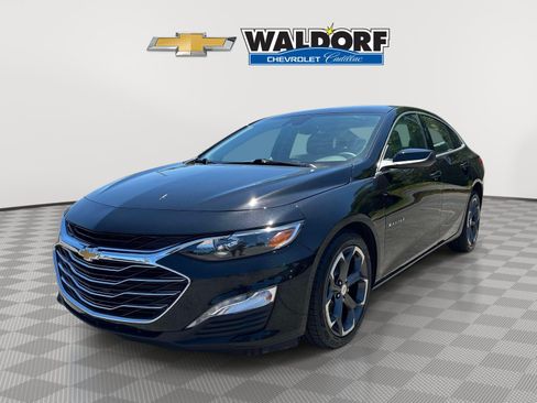 Used 2025 Chevrolet Malibu LT FWD image 3