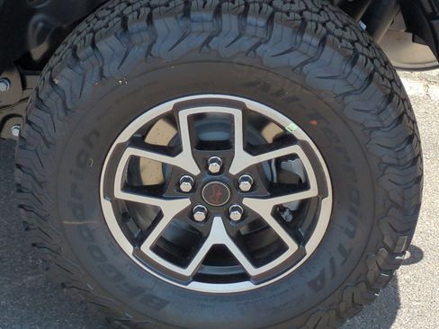 New 2025 Jeep Wrangler Unlimited Rubicon image 26