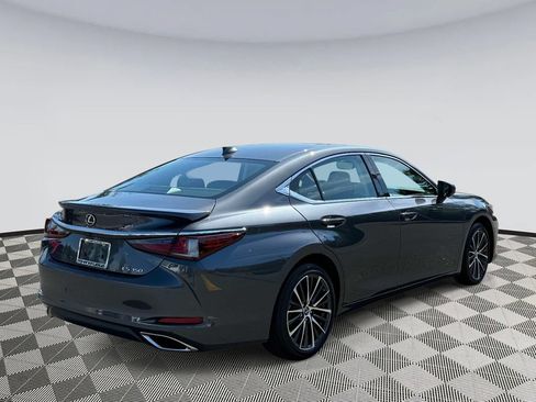 Used 2025 Lexus ES 350 w/ Premium Package FWD image 2